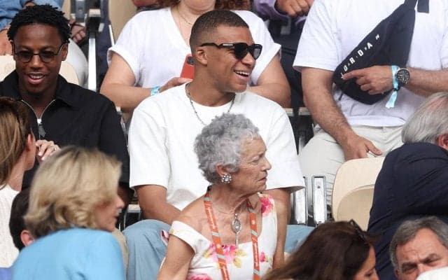 全仏オープンをサッカー界の大物たちも観戦！優勝したジョコビッチから感謝される