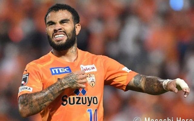 【J2「自滅と進化」】清水、ブラジル人MFの豪快ヘッドからの執念の決勝点で初の「ウノゼロ勝利」！超過密日程を勝ち抜く“変化”(2)