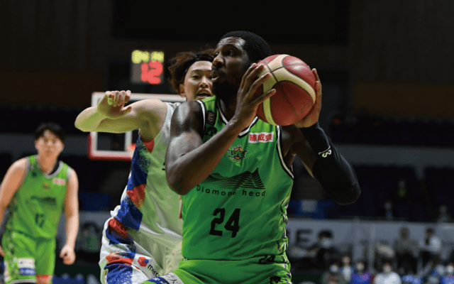 レバンガ北海道がオールラウンドな活躍が期待されるデモン・ブルックスとの契約継続を発表