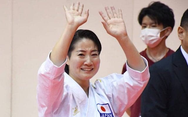 【空手】道着に袖を通せない日々も…形の“女王”大野ひかる、苦しみ乗り越え涙の金　4年ぶり日本開催の「プレミアリーグ」