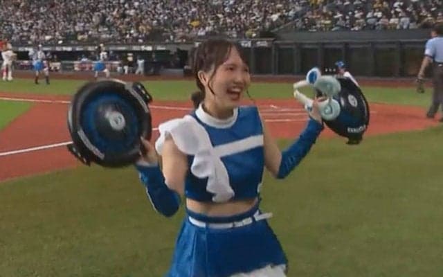 ひつじ耳チアがあっ…ポトリ照れ笑い「か、かわいい」　笑顔忘れぬ「プロ根性が素敵」