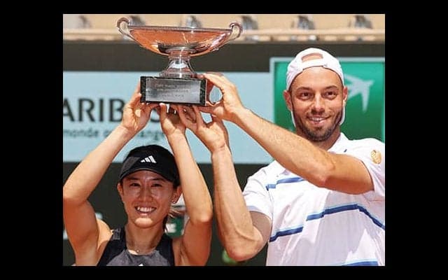  加藤未唯が優勝スピーチで異例の要求、全仏オープン混合ダブルス優勝【スピーチ全文】 