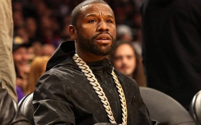 メイウェザーが“マフィアの孫”との試合で起こした60人の大乱闘が波紋！英メディアは「地獄絵図になった」と嘆き