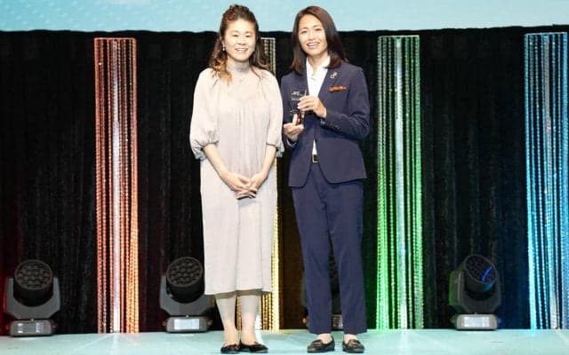 40歳でDFにコンバート…WEリーグMVPの安藤梢、進化を続けるなでしこの鑑は「夢や希望を与えられる存在に」