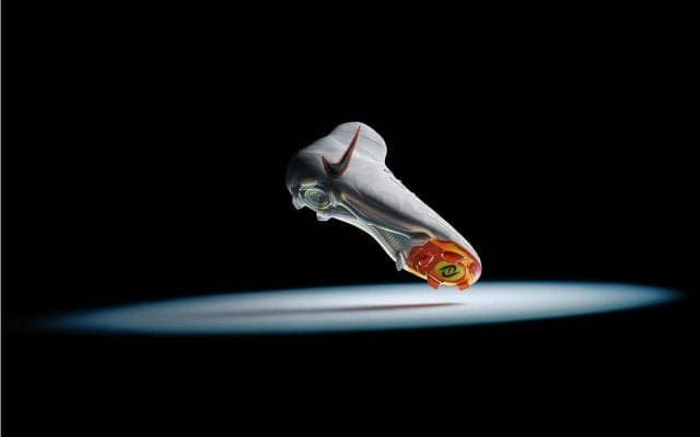 女性の意見を多く取り入れ開発！ ナイキが新スパイク「ファントム ルナ」を発表…２年以上を費やし、女性を中心に考えたシューズ