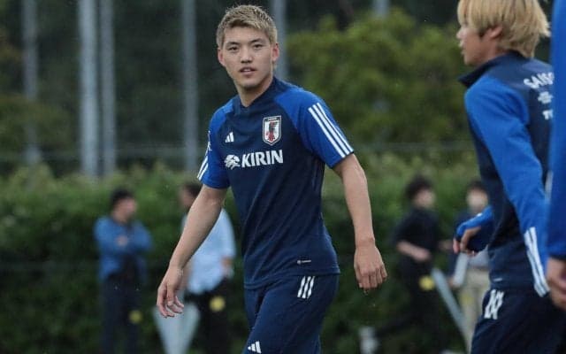 「思い描いた通り」日本代表の新10番を託された堂安律、プレッシャーを結果に変える「勝たせる選手が10番」