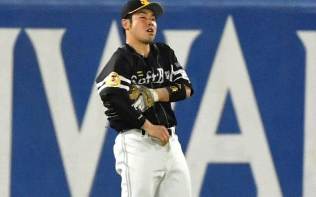 鷹・近藤健介が6回で途中交代　藤本監督が状態説明「ちょっと腰が抜けそうになった」