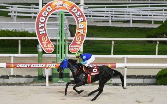 【兵庫ダービー】スマイルミーシャが早め先頭から押し切る…10年ぶり牝馬V