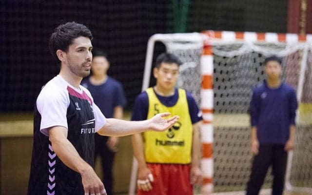 【ハンドボール】“レミたん”土井レミイ杏利が母校訪問で熱血指導　SNS時代には警鐘も「小手先の技術ばかりになる」