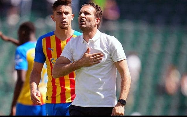 バレンシアが残留に導いたバラハ監督との契約を2025年まで延長