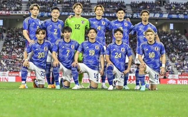 「すごいカラフルでびっくり」日本代表の「新トレーニングウェア」に驚きと「買いたい」の声が続出！ エルサルバドル戦の前に初お披露目となった新デザイン