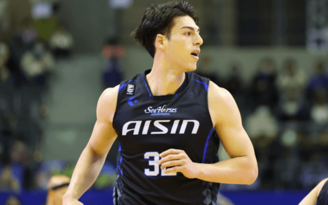 右ヒザ前十字靭帯断裂のシェーファー、三河と契約継続「元気なプレーを見せられるよう…」