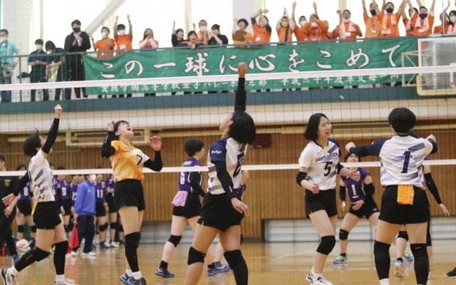 20代監督率いる実践学園高が“東京四強”に風穴を空けるか 「選手と共に」熱くチームを牽引