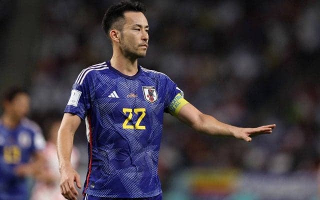 「これは…!!」「ワンチャンある？」吉田麻也が名古屋の練習場へ！古巣アカデミー往訪もファンからは復帰を望む声多数