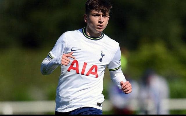 スパーズが15歳の超逸材ムーアの慰留に成功！　国内外のビッグクラブ関心のアタッカー