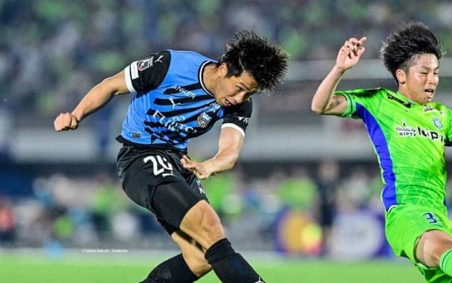 川崎・山田新の得点の裏にあった、コーチとの1対1の自主トレの成果。「ミツさんと向き合えた」と恩人コーチの名前を挙げる