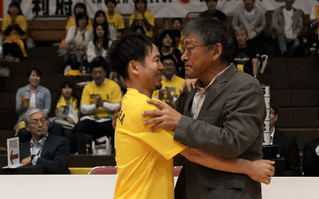 “名将”佐藤久夫コーチを偲んで（中編）「仙台の地にバスケを根付かせた久夫先生。僕が受け継ぎます」（志村雄彦）