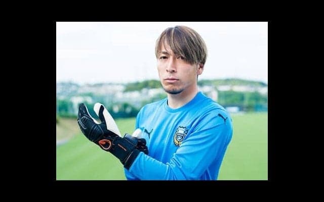 川崎フロンターレの「絶対的守護神」チョン・ソンリョンとポジションを争う33歳・上福元直人の「異色な経歴」を紐解く