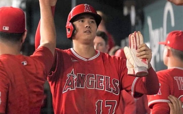 大谷翔平ばかりの質問攻めを嫌になった経験は？ エンゼルス同僚野手が本音を吐露「許容範囲だ。特別な才能と一緒いる」