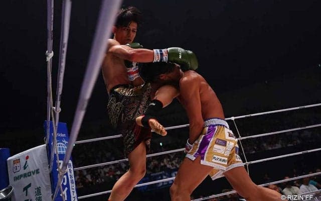 【RIZIN.43】梅野源治、“ザク梅”も……ヒジに合わせた“飛びヒザ蹴り”で失神KO　2RTKO勝ちの鈴木宙樹「千裕に負けないくらい活躍する」
