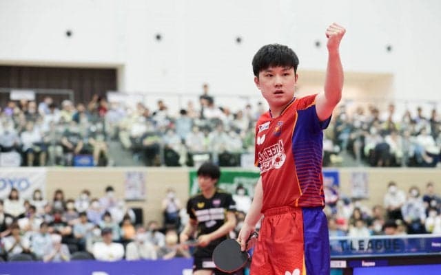 張本智和 3連敗中の戸上隼輔にリベンジ果たし連覇！【卓球 Tリーグ個人戦／男子結果まとめ】