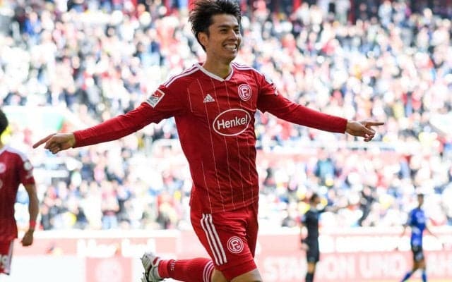 「やる事可愛すぎ」「笑顔が眩しい」田中碧が初の海外旅行を報告！ 定番の写真撮影にファンも大盛り上がり「親近感が爆上がり」