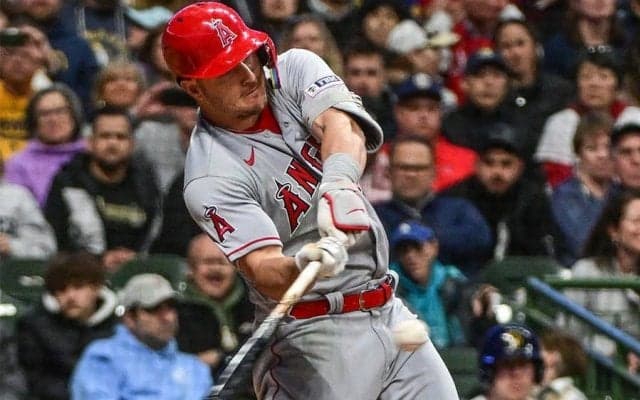 【MLB】エ軍、驚異の“3球連発”に敵地騒然　球団タイ1イニング13得点＆3回で先発全員安打