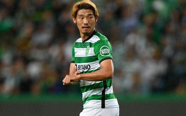 「奥様が素敵すぎ」「かっこいい」守田英正が海でオフショット、元同僚は金ネックレス姿に「似合いすぎて引いてる。」