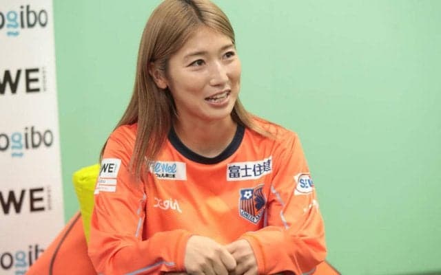 「オシャレで、セクシー」「何処のモデルさん？」仲田歩夢がオフで韓国を満喫、ファンは私服姿を大絶賛「絵になるなぁ」「惚れてしまう」