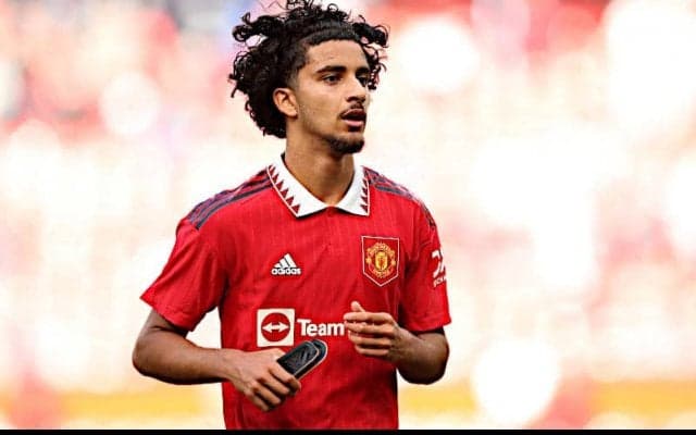 ユトレヒト、ユナイテッドの生え抜きMFイクバルを完全移籍で獲得