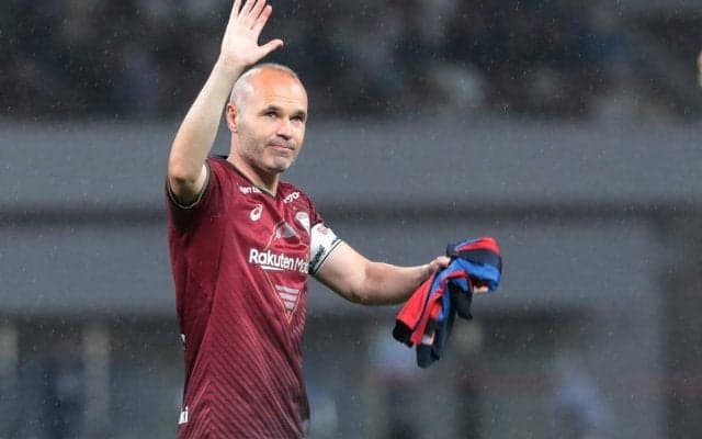 神戸退団近づくイニエスタがレゴランドを家族で満喫！水槽の中に顔を出すお茶目な姿も「とても楽しみました！」