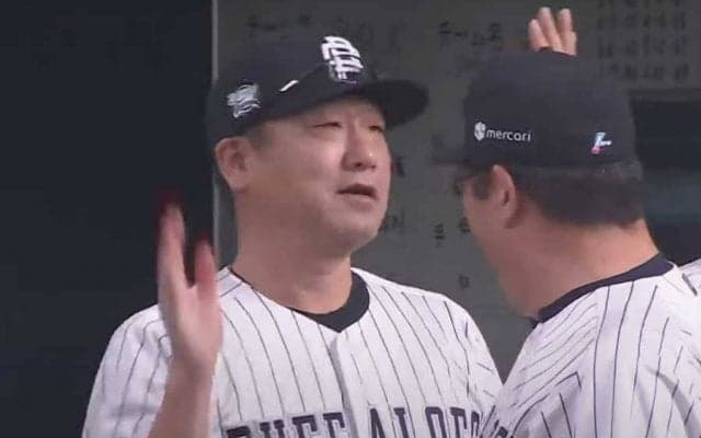 暴投の間にチャンス拡大「いつももっとやってくれ」　中嶋監督はサヨナラに安堵