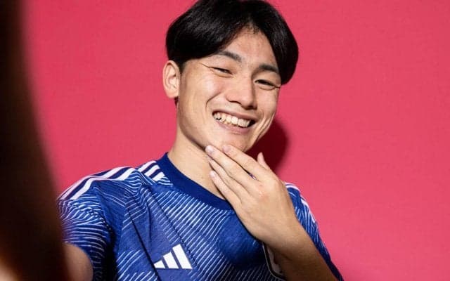 「リアルプリンセス」「見惚れてしまう」上田綺世の妻・由布菜月さんのドレス姿が絶賛の嵐！2人の幸せな笑顔も話題に「一生見てられる」