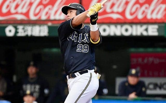 オリックス杉本が激走ランニング弾！　両手突き上げラオウ絶叫…“昇天ポーズ”に騒然