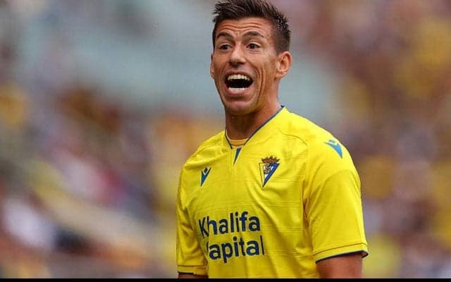 カディス、主力MFアルカラスと2025年まで契約延長