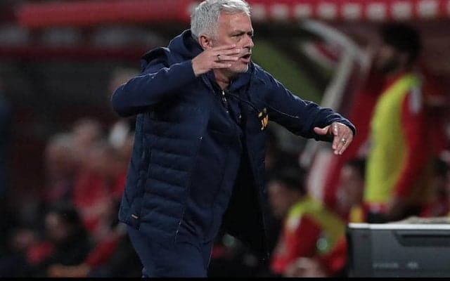 処分続きのモウリーニョに罰金8億円と10日間の出場停止