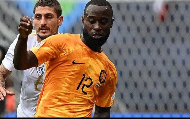 ライプツィヒが多才なオランダ代表DF獲得に動く