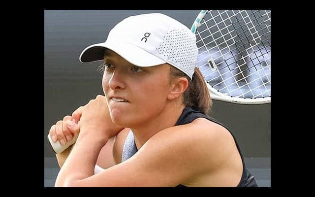  女王 10連勝で芝大会初4強 