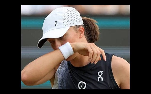 「発熱と食中毒」女王が棄権