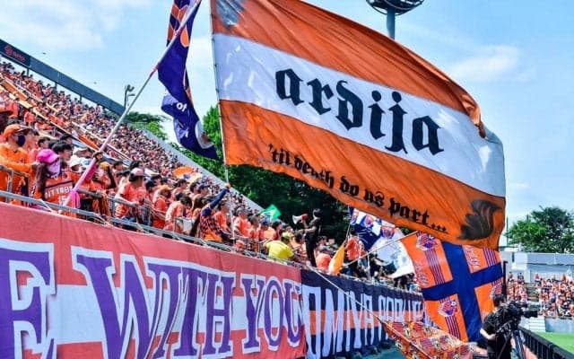 「飲み物だけで7．5ポンドじゃないのか？」日本のスタジアムグルメの価格設定に世界中から“安すぎる”と驚きの声！「この値段で買えるなんて、日本で何が起きている？」の指摘