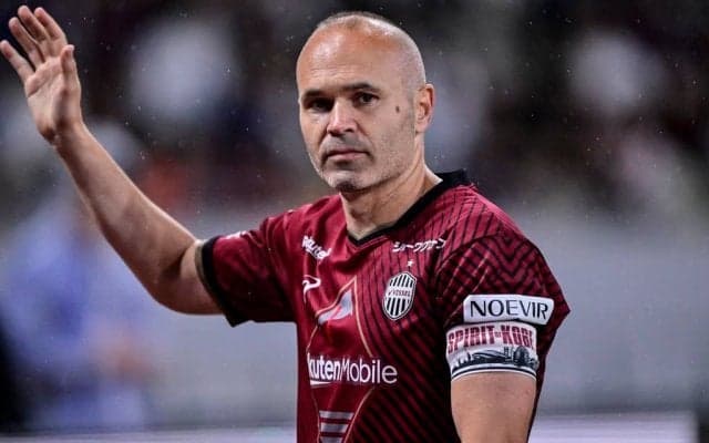 「日本でもこういう光景見れるんだ」イニエスタへ贈る壮観“コレオグラフィー”に「感動」「泣ける」とファン感動！「シンプルにコレオかっこいいわ！」の声