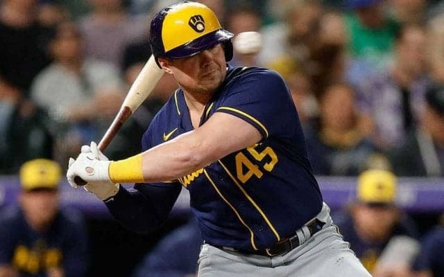 【MLB】“タンクトップ状態”で出場「許されるなんて、衝撃」　自由過ぎる元HR王が「合法なの？」