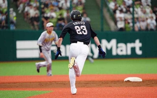“二塁への打球”で一塁から生還「爆速すぎる」　たった10秒…ざわついた恐怖の脚力