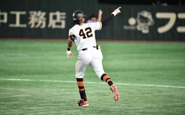 「救世主になってくれれば」　いきなり初球弾…原監督が“助っ人1番起用”に込めた思い