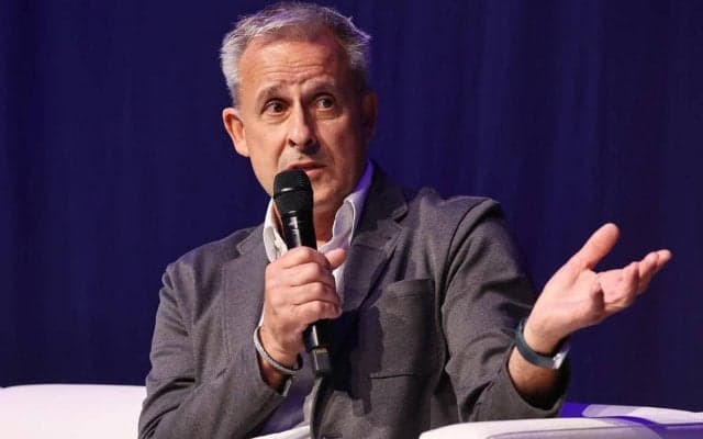 「なんちゅう63歳」リトバルスキー氏がJリーグ元年の伝説FKを30年ぶりに再現！「技術は衰えない」「今でもこんなFKが蹴れるとは」