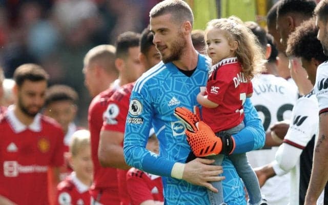 デ・ヘアが交際13年のパートナーとついに結婚！契約延長オファー撤回のユナイテッドが祝福するも反感買う「本気で言っているの？」