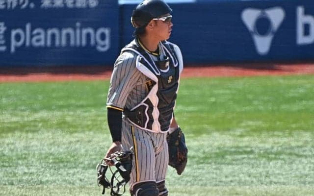 巨人戦で外角一辺倒だった阪神バッテリーに球界OBが苦言！「勇気を持って膝元へのスライダーを」