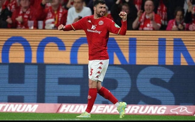 セリエA復帰のジェノア、マインツ左SBアーロンを獲得