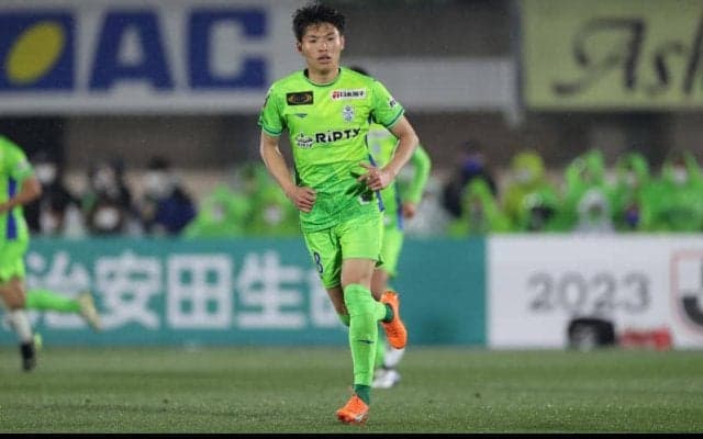 初の海外挑戦となるFW町野修斗、空港まで持参した家電にファンも注目「大事」「最後の最後までらしさ満載」