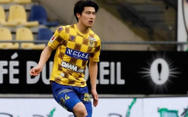 「かっこ良すぎる」「ただのイケメン」橋岡大樹の私服ショットが話題も、久保建英にはいじられる「いや変装メガネじゃないんよ。お洒落メガネや」